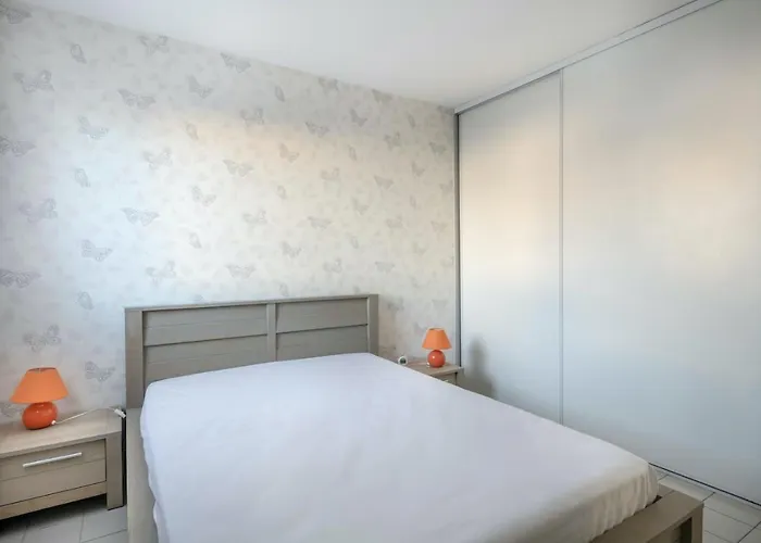 à 200m De La Plage, Vue Pour 4 *